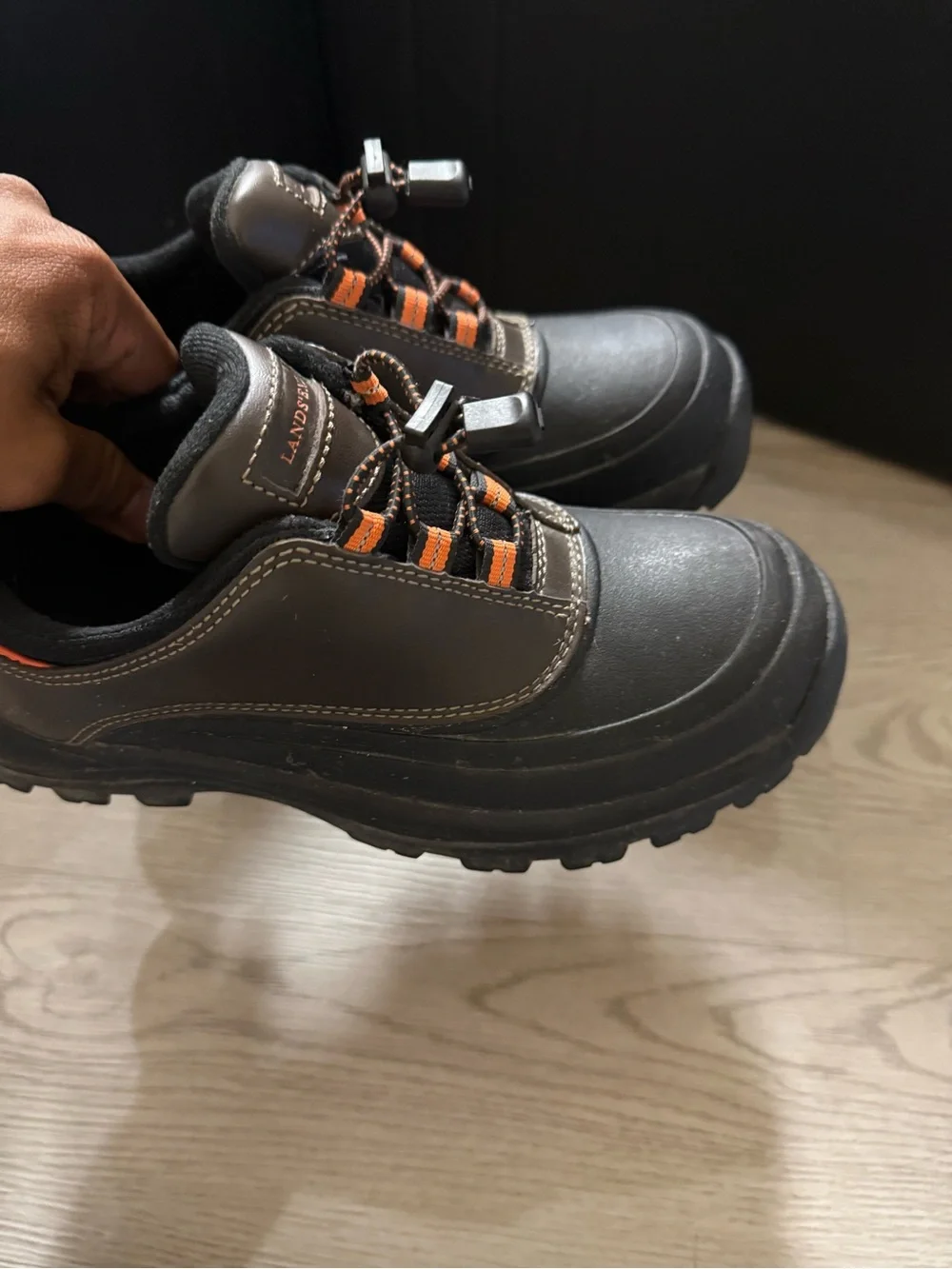 Mens Lands' End waterproof insulated hiking shoes Size 9